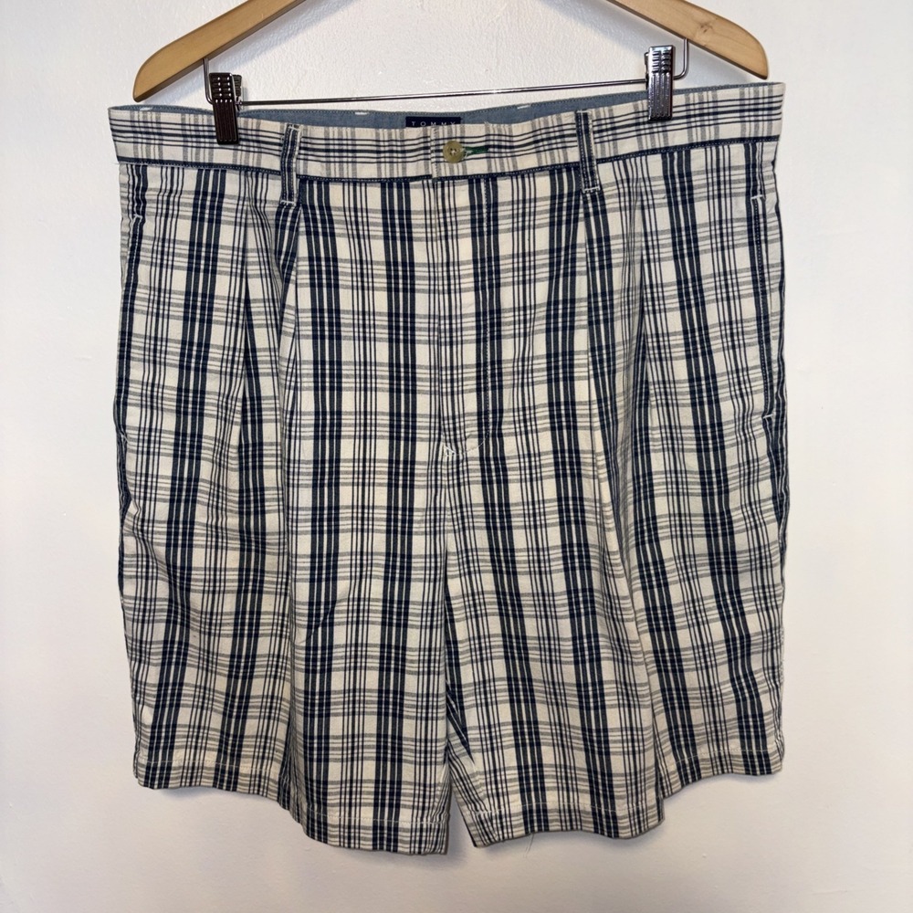 Tommy Hilfiger Classic‎ Fit Straight Plaid Shorts Gray Color Size 38, New.